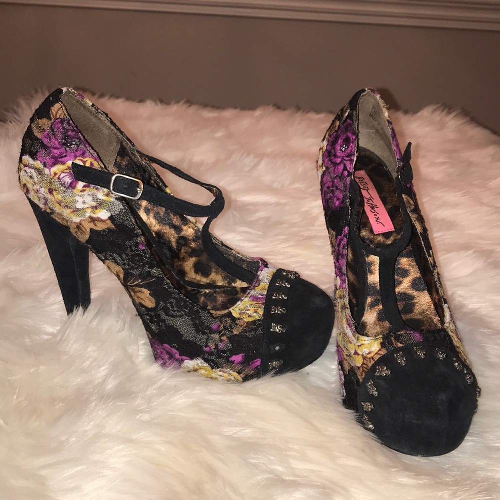 Betsey Johnson pumps